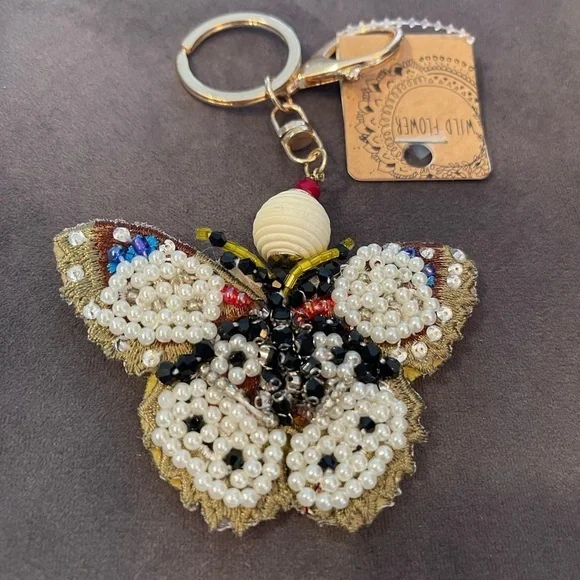 Rhinestone And Beaded White Butterfly Key Chain - Picture 1 of 3
